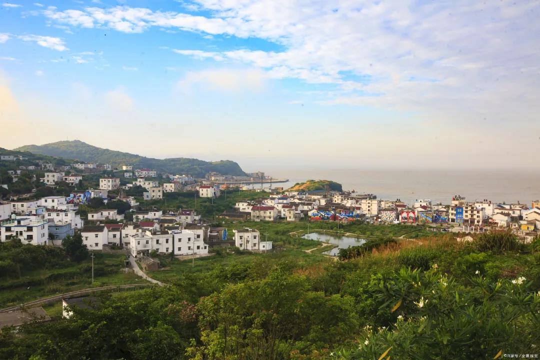 宅基地上翻建房屋被认定为违建，行政赔偿中如何维权？