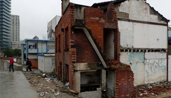 妥协还是反抗：当房屋被破坏至无法居住，被征收人该怎么办？